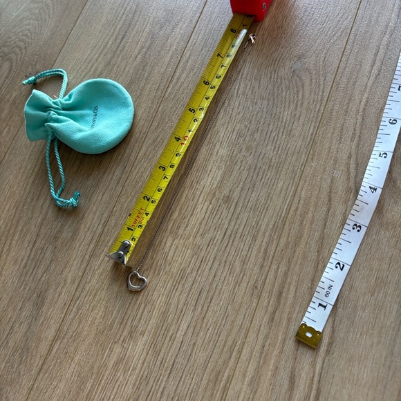 Tiffany & Co. Silver Heart Necklace with Blue Pouch - Picture 3 of 6